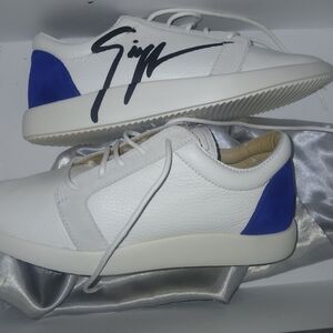 I only wore one time.  Giuseppe Zanotti